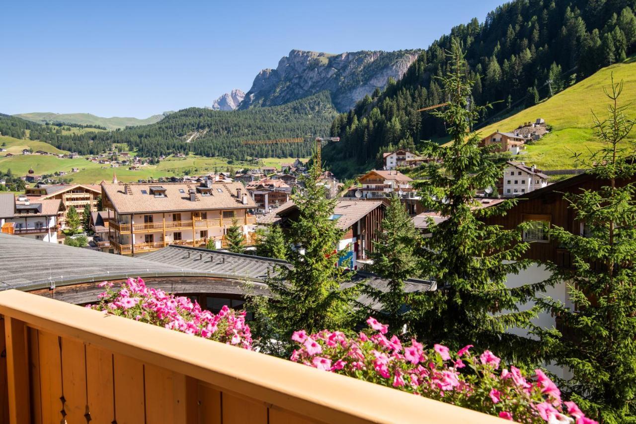 Hotel Somont Selva di Val Gardena Luaran gambar