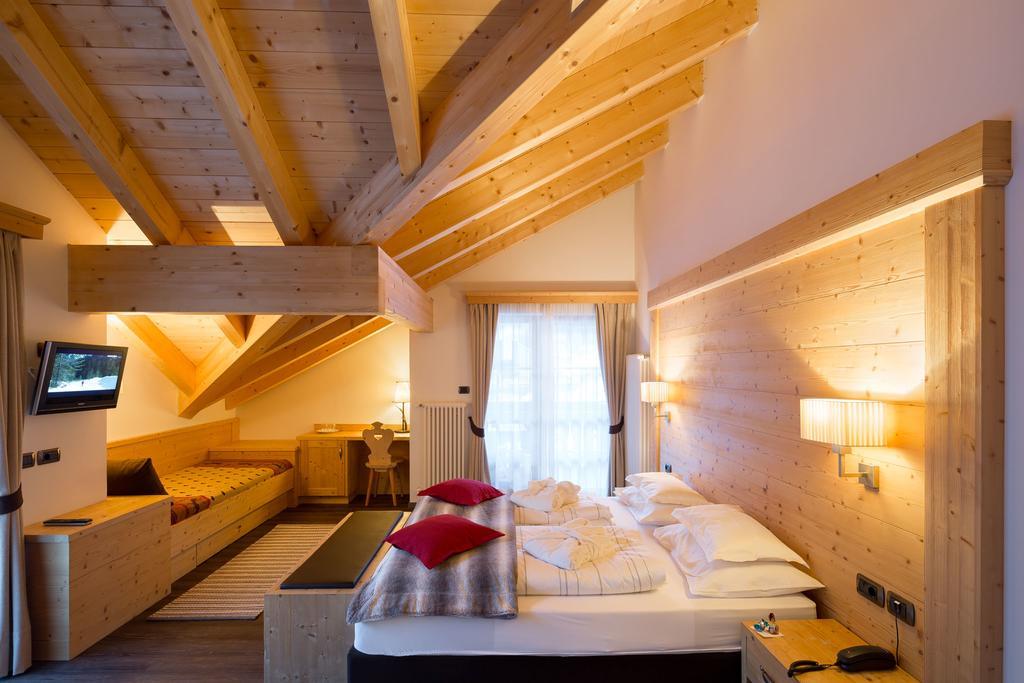 Hotel Somont Selva di Val Gardena Luaran gambar