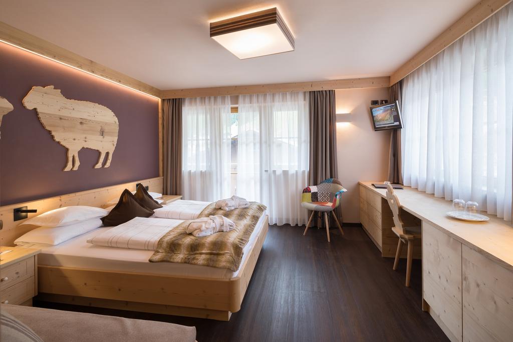 Hotel Somont Selva di Val Gardena Luaran gambar